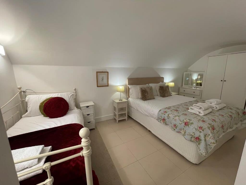 Apartament Beautiful 3 Bed Basement Flat With Garden Bath Zewnętrze zdjęcie